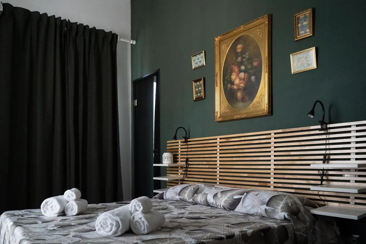 Roy Apartment - Napoli 0*, Naples Italy