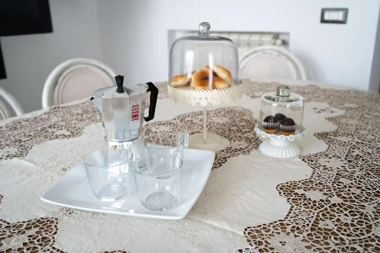 Roy Apartment - Napoli 0*, Naples Italy