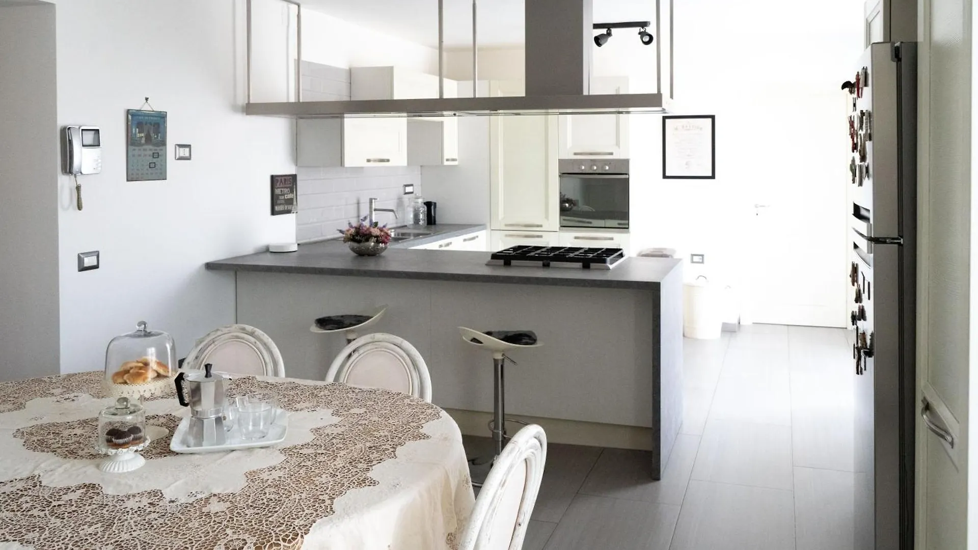 Roy Apartment - Napoli